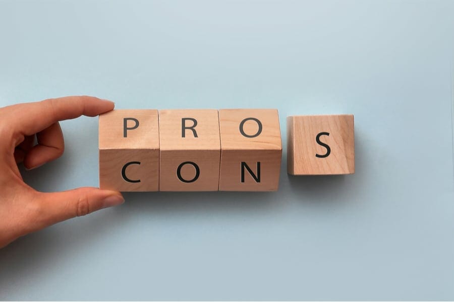 Wooden cubes with the inscription: pros and cons. An analysis of their pros and cons