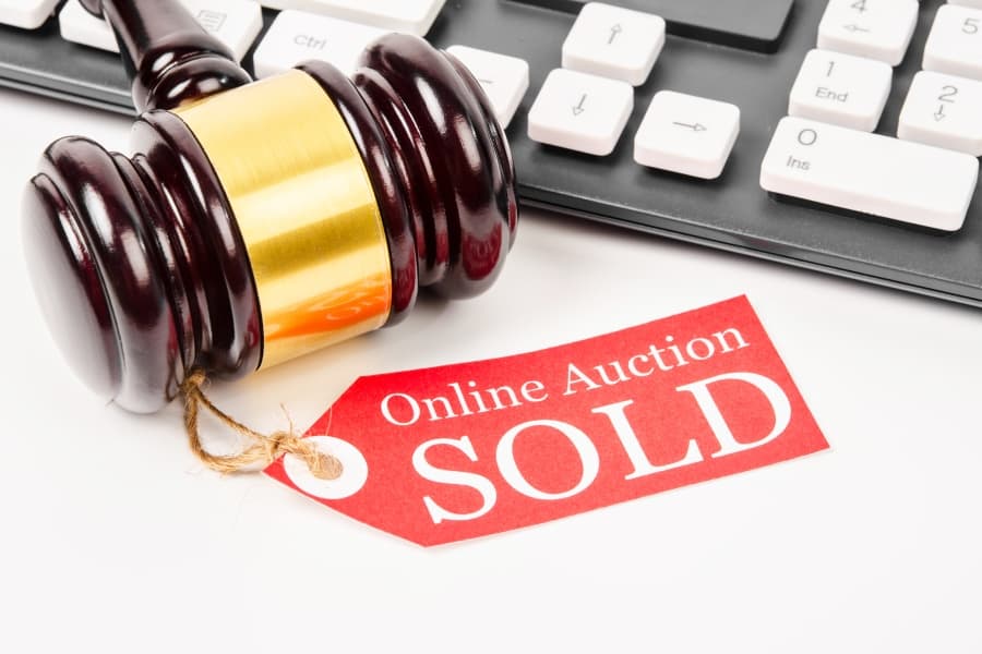 How to Start an Online Auction Business