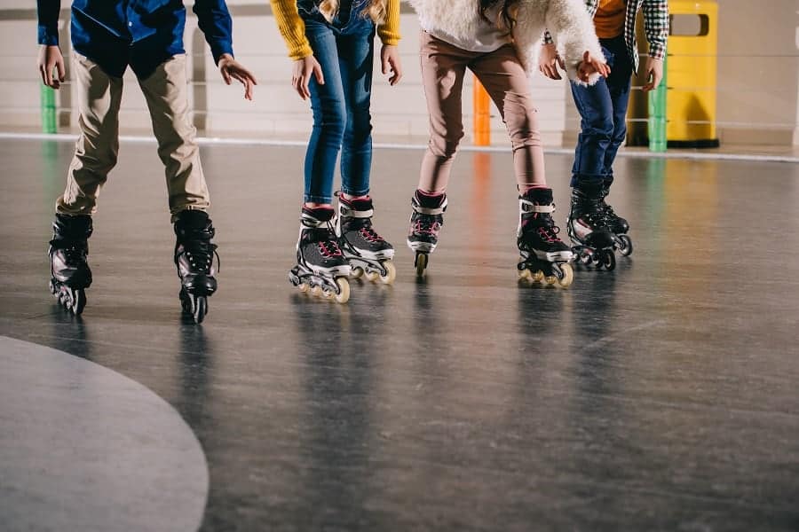 How much does it cost to build a skating rink