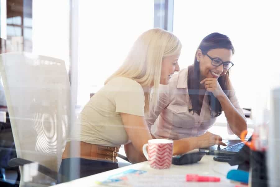 businesswomen working together in the desk office