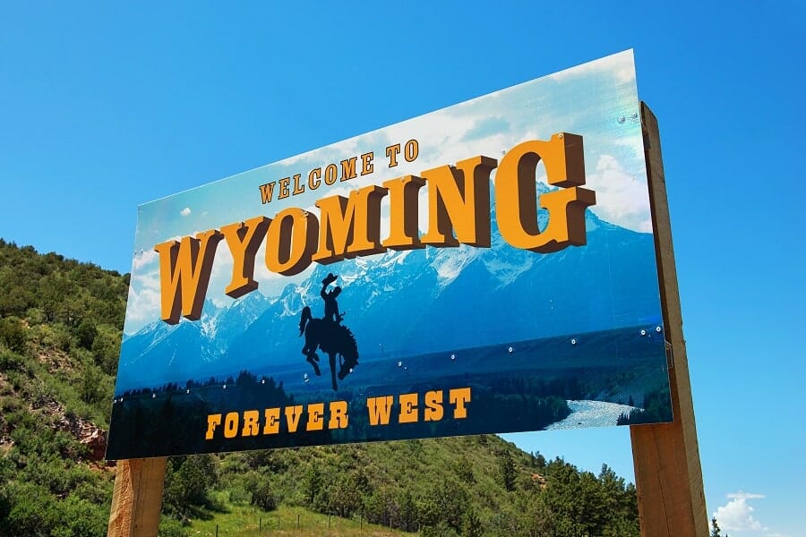welcome sign wyoming
